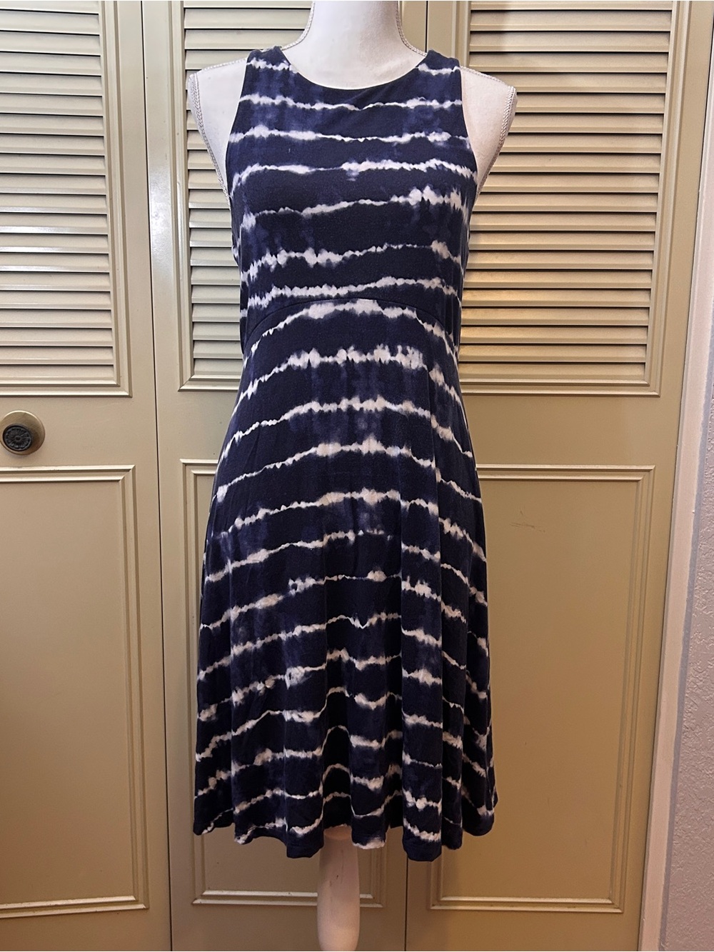 Athleta Sleeveless Navy and White Tie-Dye Swing Dress Athleisure Casual - Picture 1 of 3